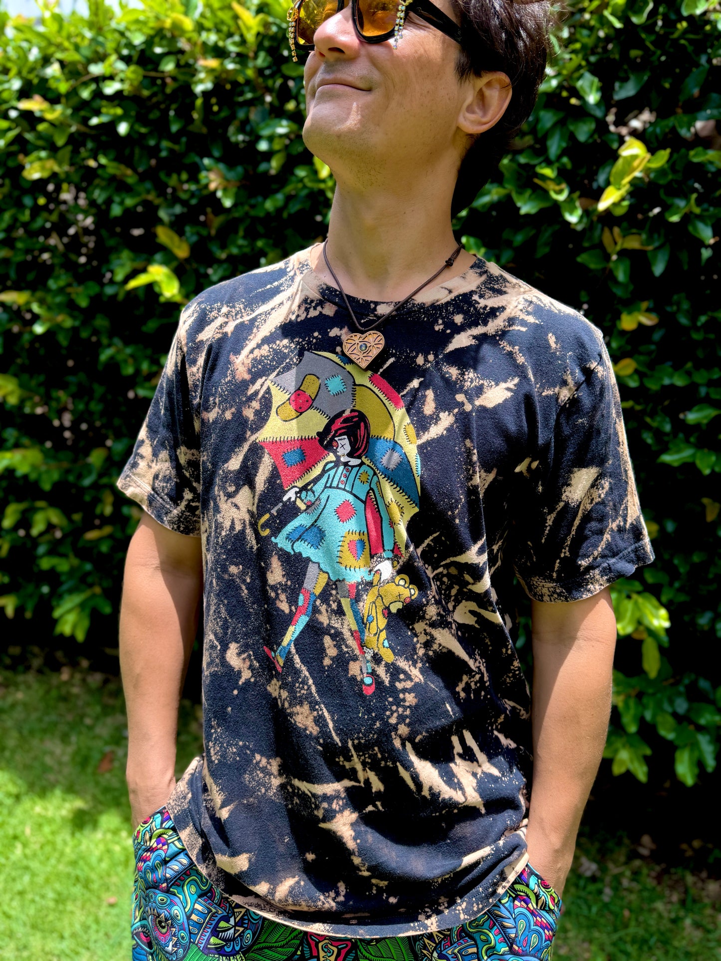 Slinger Pyroscopic Muller Assalt Girl Bleach Dye T-shirt (X-Large)